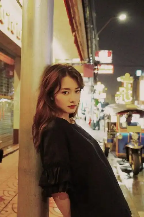 柴碧云曝夜景胶片图 用镜头书写曼妙故事