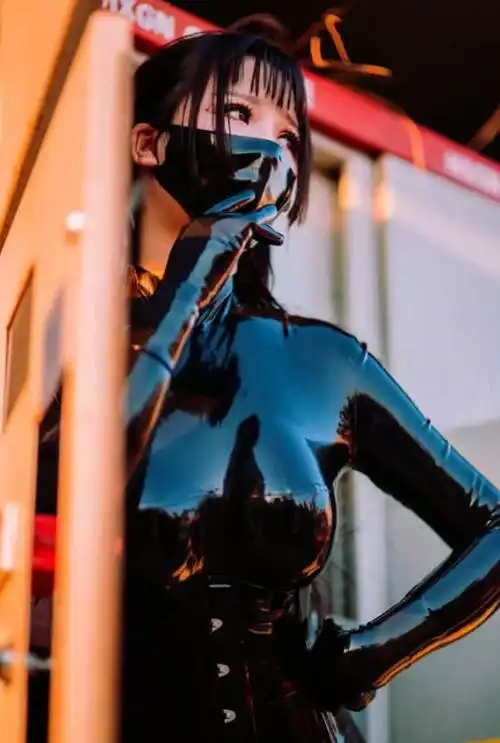 胶衣小姐姐也能让你心动不好意思毕竟真的很惊艳