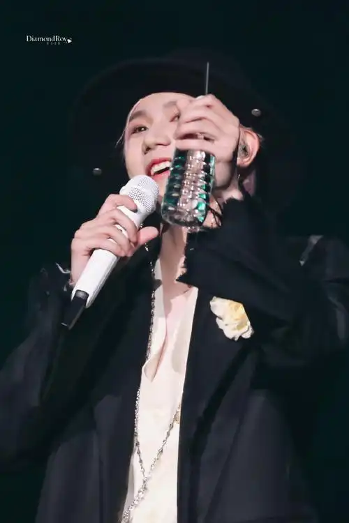 王源客厅狂欢巡演