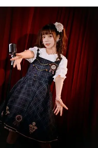 变身小偶像爱抖露少女打歌服来袭