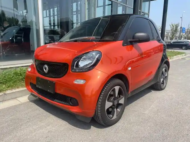 18年奔驰smartfortwo激情版2万公里838万