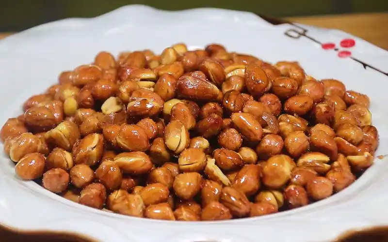 油炸花生米,切记不要直接下锅炸,教你饭店常用小窍门,又香又脆