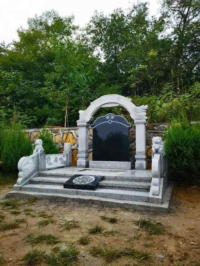 枣庄公墓网|秋思网|峄城莲花山生态陵园单双人立碑夫妻墓黄金苑