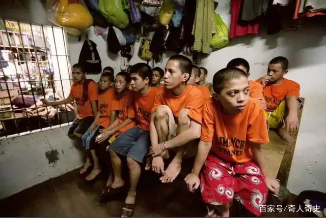 菲律宾黎刹监狱男女一起关押犯人可自由恋爱生子