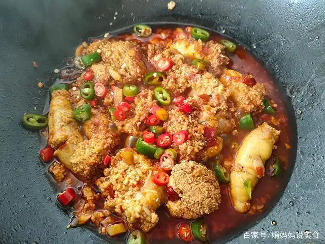 加上豆瓣酱和花椒炖出来麻辣鲜香,如果你在集市也看见了鱼籽,不妨买