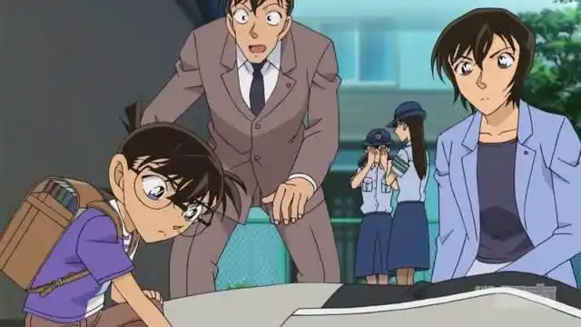 名侦探柯南:警察只在案发现场看到一枚硬币而柯南推理出一堆线索