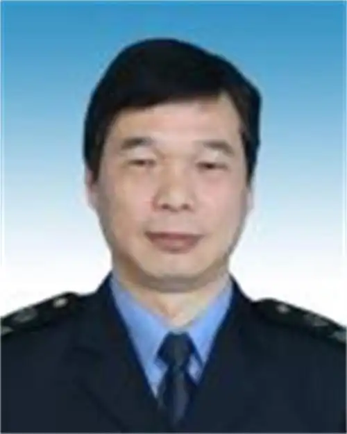 男,汉族,1966年2月出生,江西省吉安市峡江县人,1985年12月入党,1980年