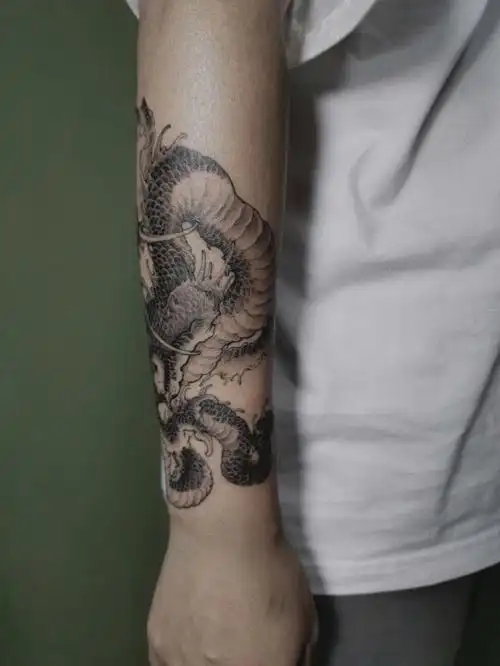 用时久了些,十五小时,但细节满满#济南纹身  #女纹身师  #龙纹身