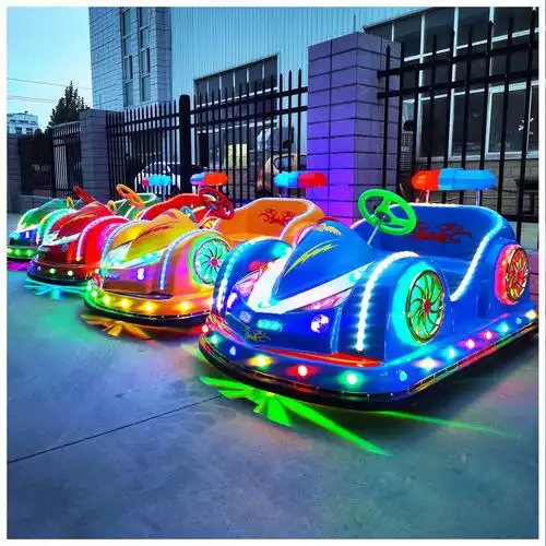 新款儿童电动碰碰车广场摆摊电瓶车景区游乐场亲子发光碰碰车警车