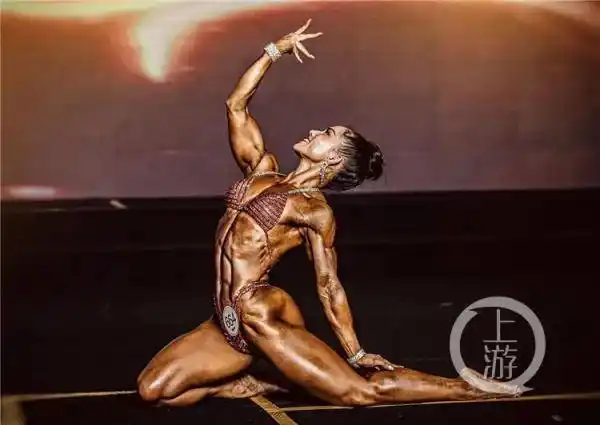 铜梁42岁女子获全国健美冠军为了比赛她可以4个月不沾一滴油