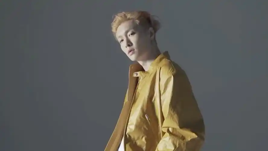 thestarmagazine lns更新【张艺兴】相关一则