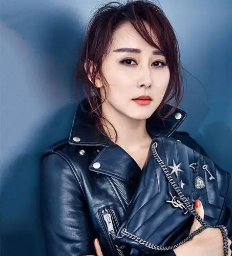 胡静小姐姐在孝庄秘史中扮相娇憨