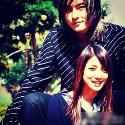 李威删对许玮伦祝福疑有新恋情:我有自己的幸福【4】