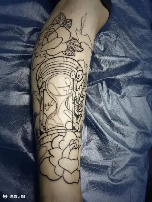 小腿沙漏割线_纹身图案手稿图片_十七的纹身作品集