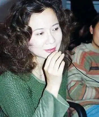 他和蔡明恩爱35年,为老婆事业愿做家庭妇男,儿子曾任泰囧编剧_丁秋星