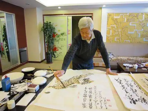 2014新疆分网 天南地北新疆人 张震2011年新作 【人物简介】     张震