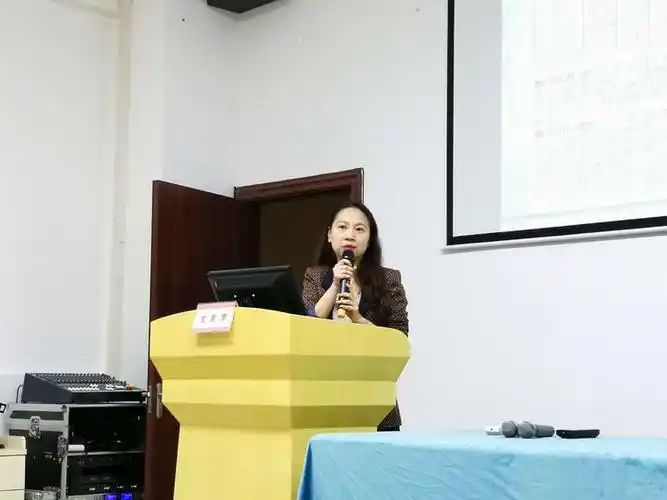 紧接着,数学教研组长陈昱伶老师就本次月闯关中存在的问题一一进行了