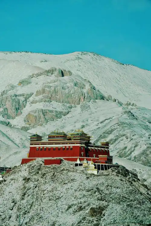 青海玉树结古寺外面的风景