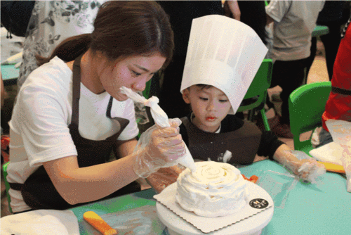 【活动】|鄂尔多斯书城圣诞节主题亲子diy蛋糕制作