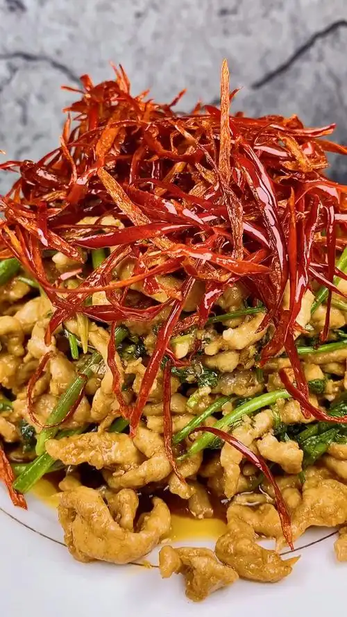 东北饭店必点菜:香辣肉丝,朋友看看能给打几分呀