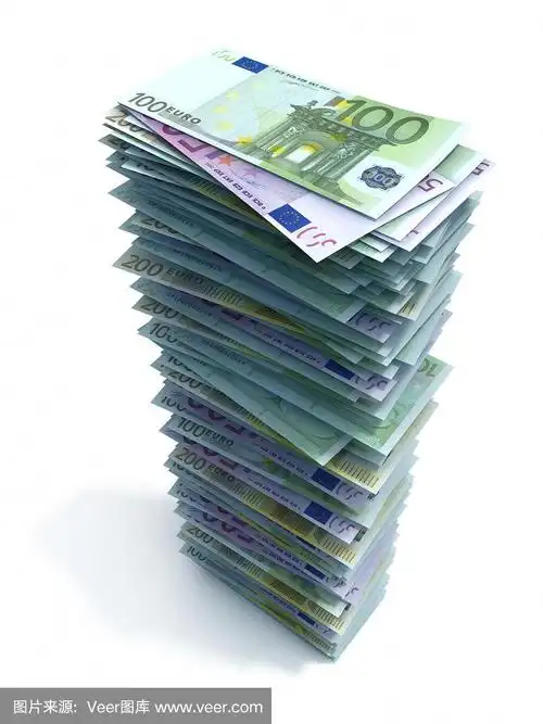 白色背景上的一大堆欧元钞票
