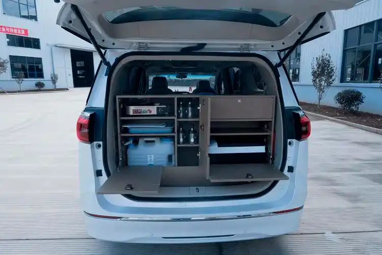 改装分享i别克gl8床车改装商务车也能拥有房车般的舒爽