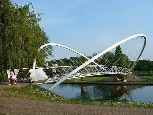 【钢结构·桥梁】国内外异形拱桥大赏_桥面