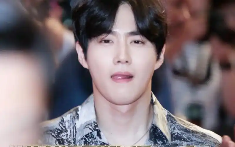 【exo金俊勉】禁欲系黑衬衫!笑起来要命啊