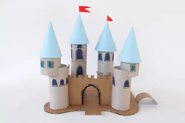 纸箱子废物利用手工制作儿童最喜欢的童话城堡步骤图解