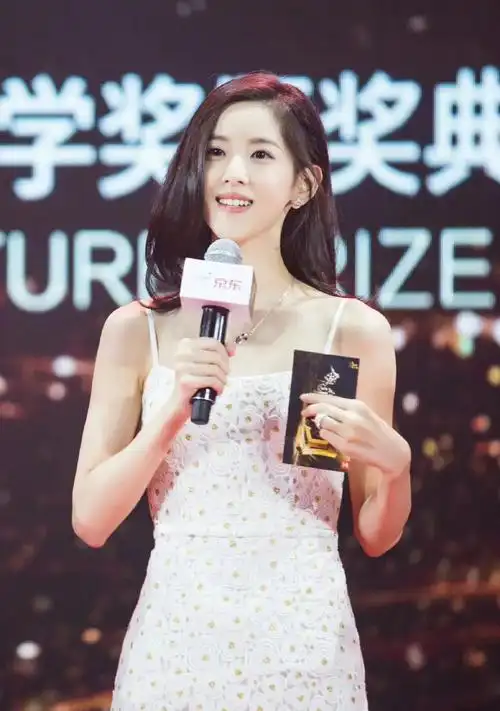 章泽天的面相进化了三个level