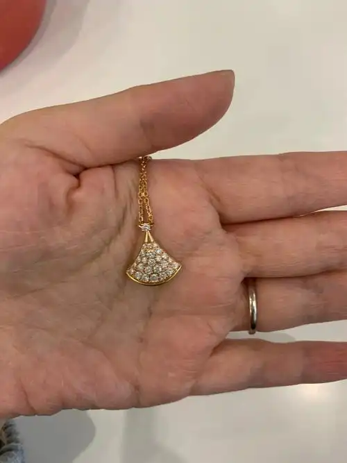 宝格丽满钻真假小扇子求鉴定