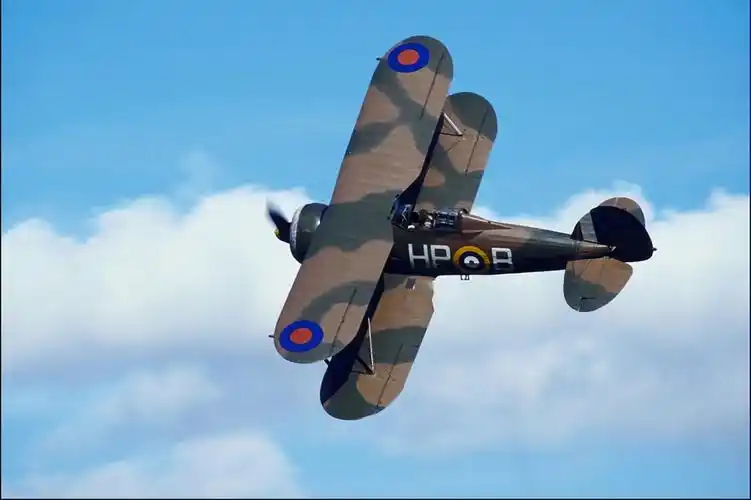 一战时期的英国战机在战争中,飞机的性能有了很大的提高.
