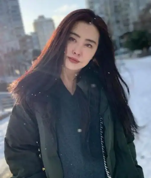 王祖贤近照曝光新闻54岁王祖贤近照罕曝光