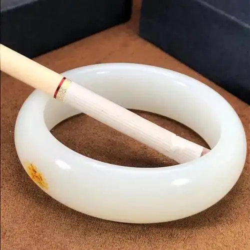 新疆天然和田玉籽料羊脂玉手极品镯手串男女配饰礼品收藏品带证书