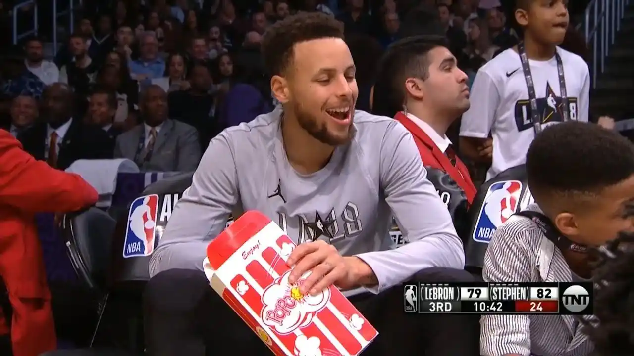 吃爆米花stephencurry是专业的他心目中nba最赞的爆米花是