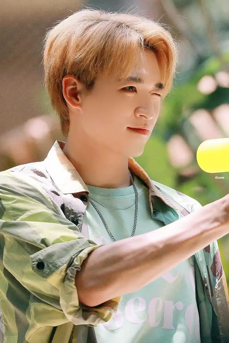 创造营选手赞多图片壁纸