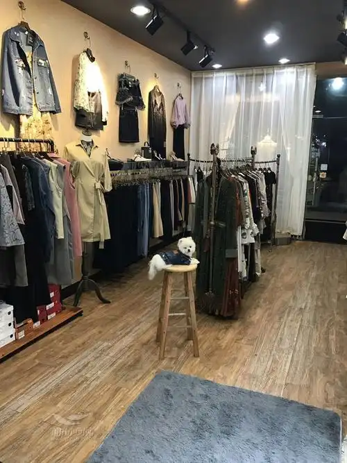 步行街东大路服装店转让