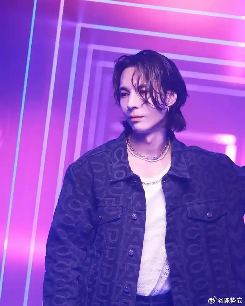 完美侧颜杀 #一眼沦陷 #向全世界安利 #天后陈势安  # - 抖音