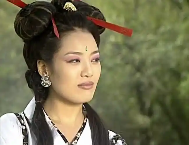 67《春光灿烂猪八戒》中张琴扮演赌龙女,其实南海的三位公主还是挺