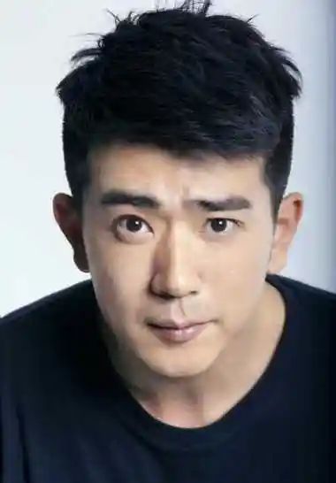 男生胖脸适合的发型有什么? 一起看看有什么选择