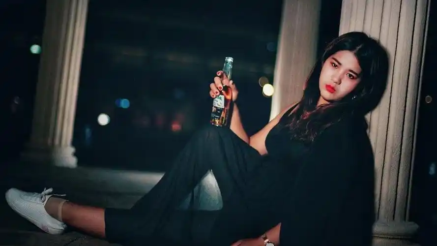 一缕孤魂飘何处,追寻相思到天明