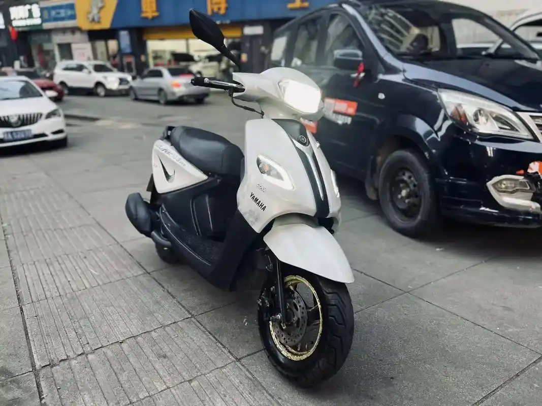 18年6月上牌雅马哈巧格125 成色一般