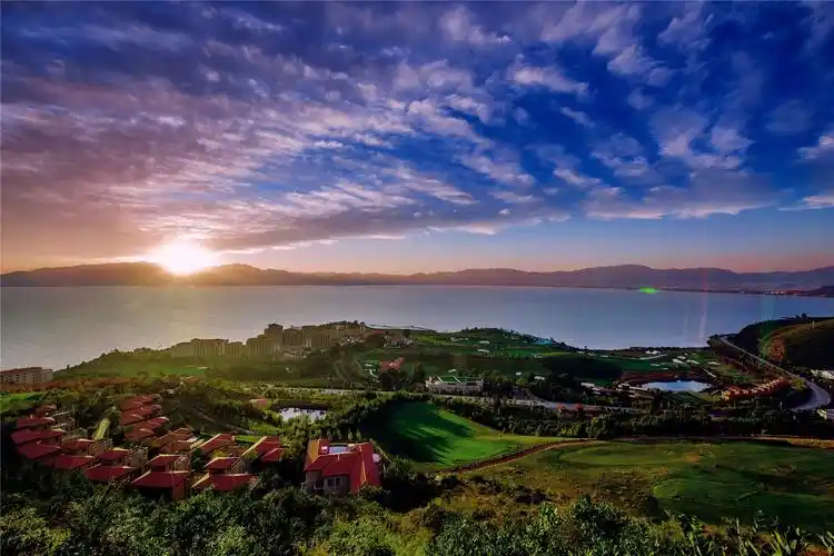 每日一景|云南玉溪:澄江抚仙湖