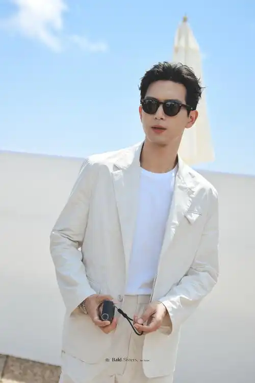 李现戛纳##李现拍的酱园弄剧组演员