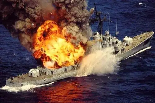 致命率比反舰导弹强140倍这种古老武器是所有舰艇的最大威胁