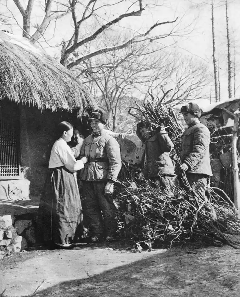 70周年70幅影像作品,见证中国人民志愿军抗美援朝出国作战 | 奋斗之歌