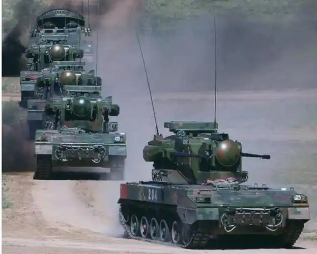 中国最贵的陆军装甲战车会是它吗pgz07式35mm自行高炮