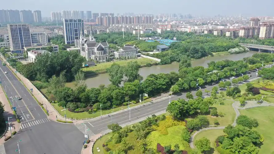 航拍首批全国文明城市江苏省苏州市张家港市