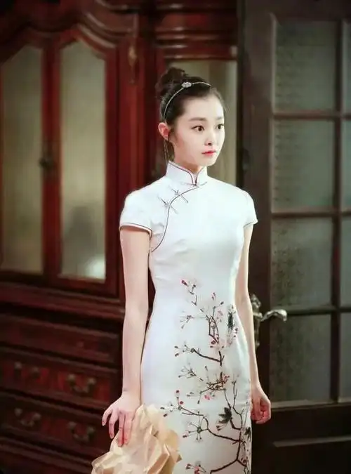 古装旗袍冷皮白美人,姿态婀娜,貌比西施,赛过杨贵妃