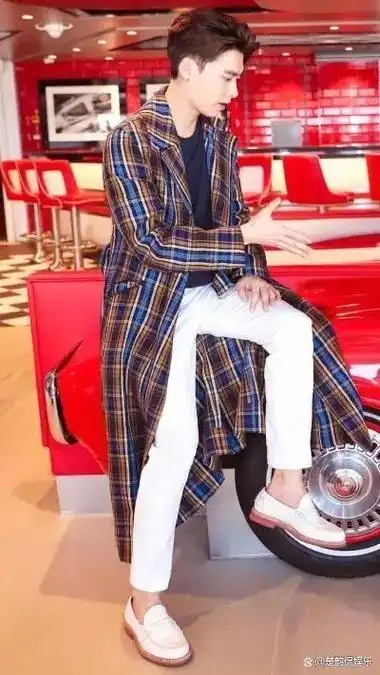 为什么李易峰宁愿花钱解决也不愿意找个老婆结婚